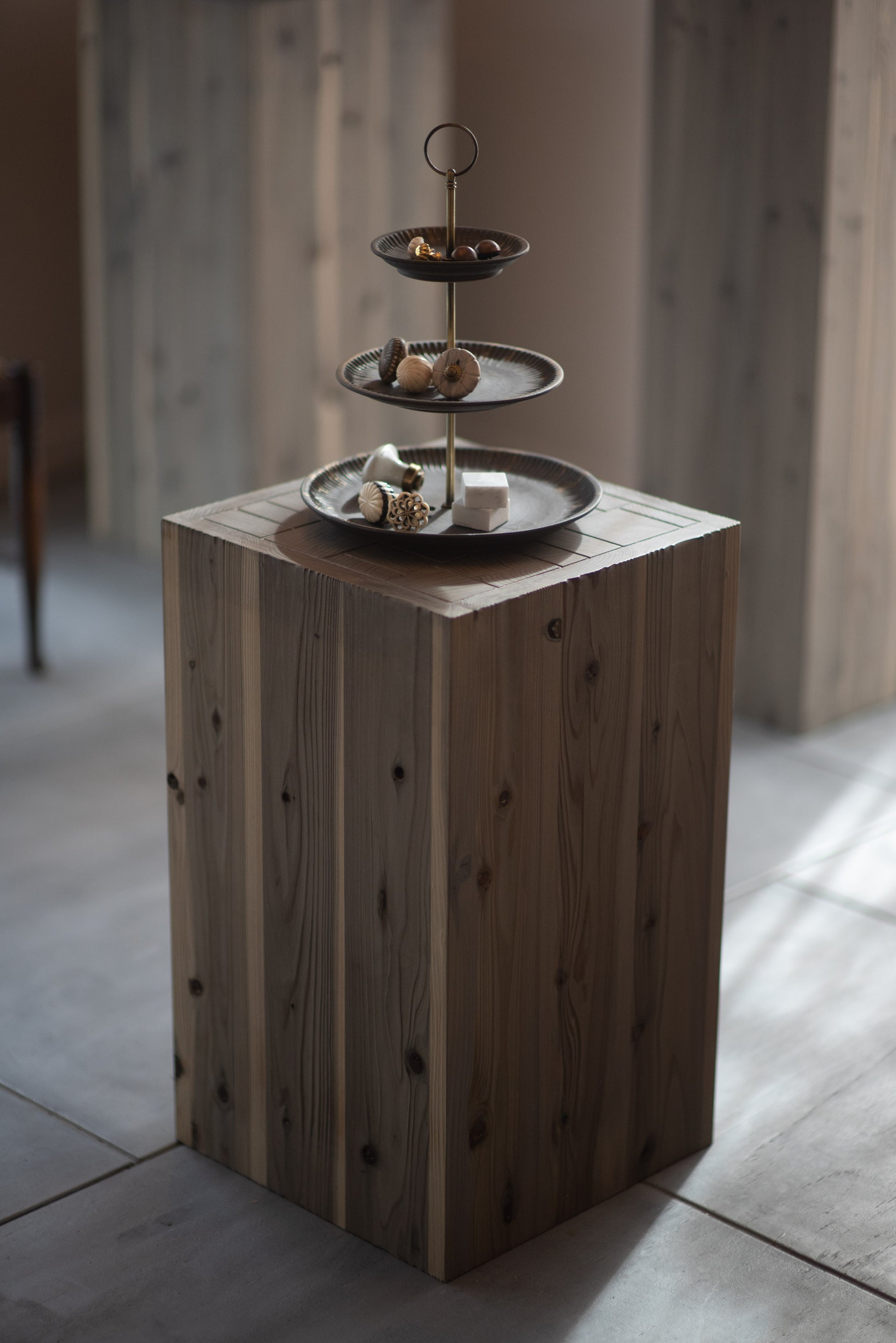 Japanese cedar pedestal -monolith-